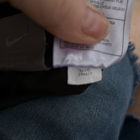 Nike Black Elastic Waist Capris Pants Athletic Activewear White Stripes L 12-14 - Picture 16 of 16